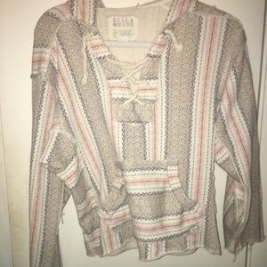 Billabong- lace up Pullover